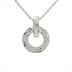 Circle Flat Queen Engraving Pendant
