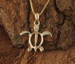 Yellow Gold Honu(Hawaiian Turtle) Medium size Pendant